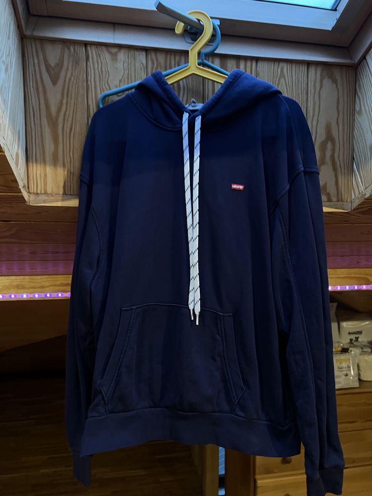 Granatowa bluza levis