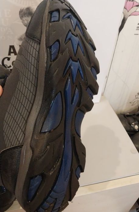 Продам подростковые ботинки  Мountain Warehouse.Размер 36. WATERPROOF
