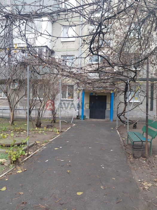 Продаж 1 кім кв Космос