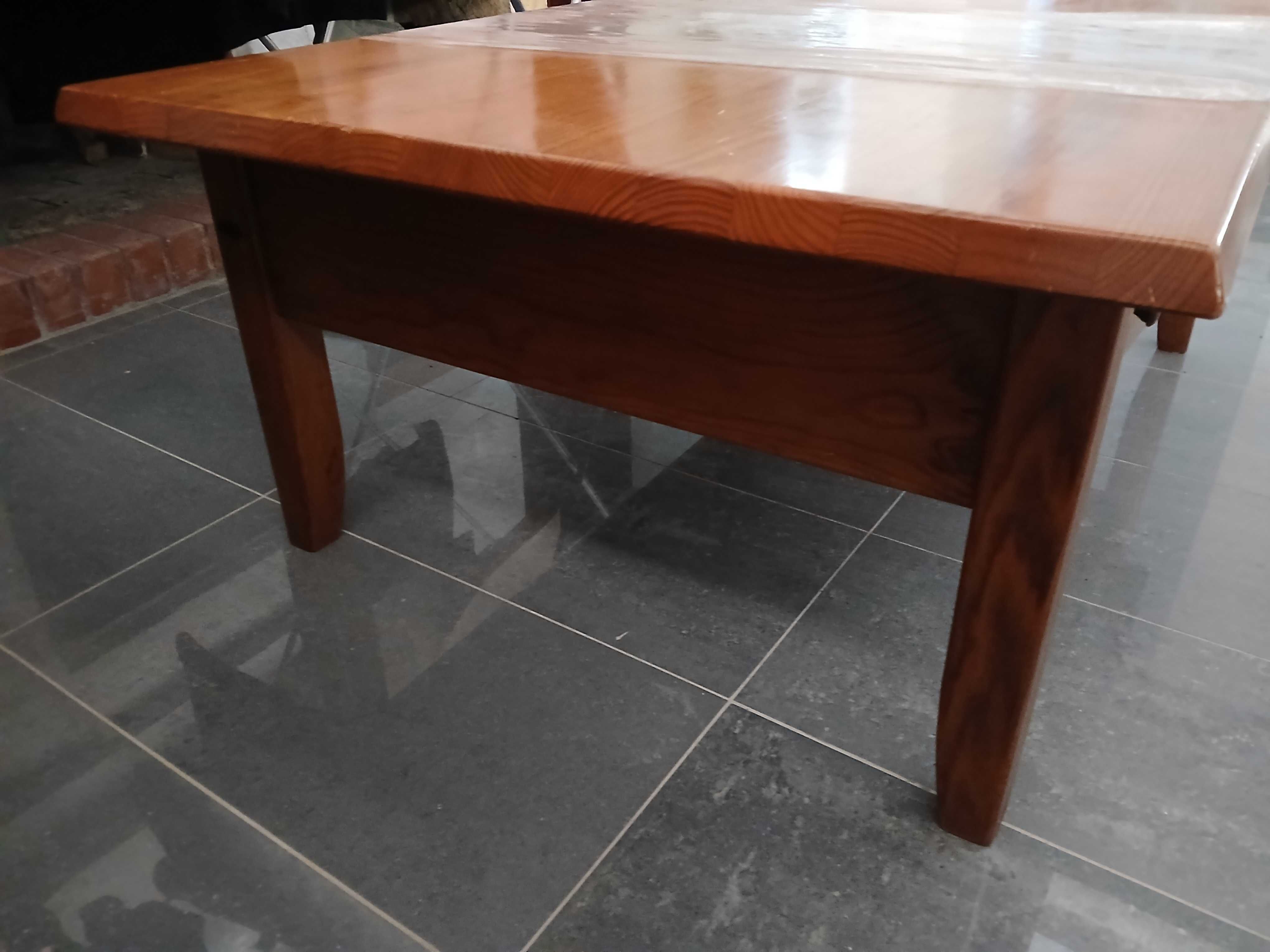 Mesa em madeira maciça, estimada, bom estado, original, para desocupar