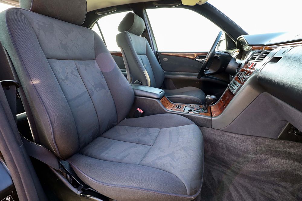 Mercedes E300 Turbo - Desde 90€ /mês