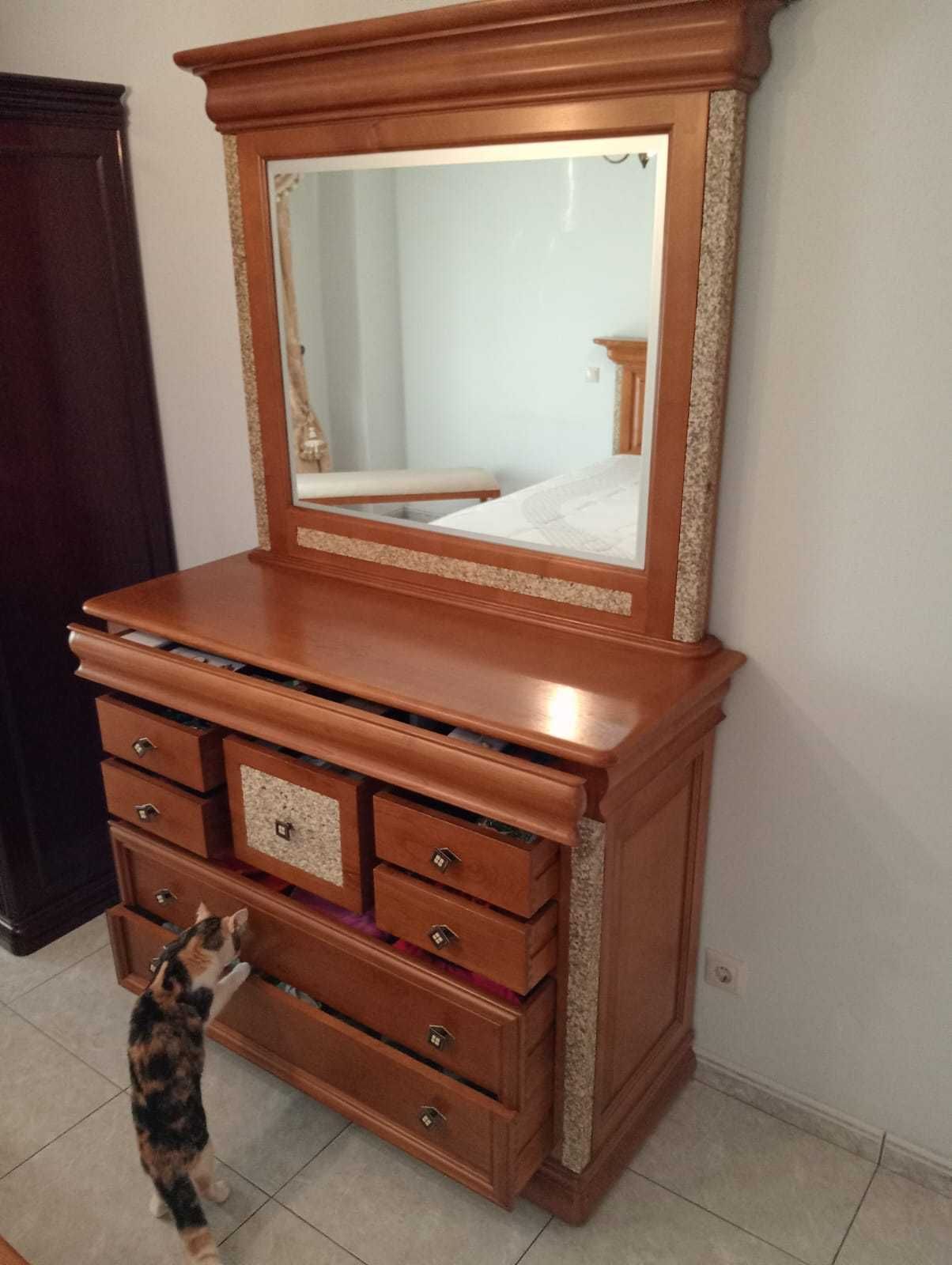 Mobília de quarto de madeira maciça