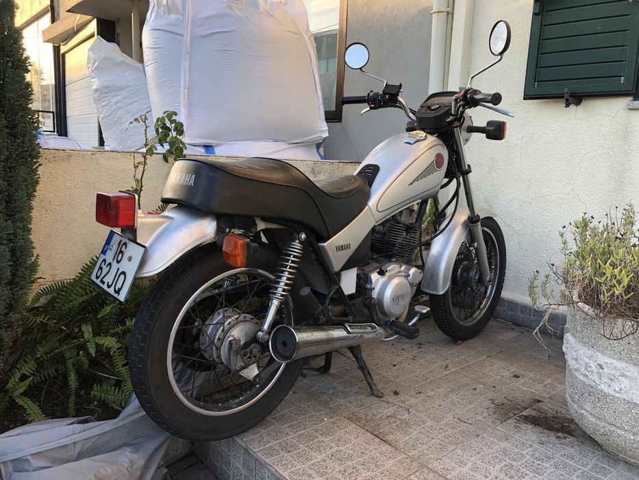Mota yamaha SR 125.