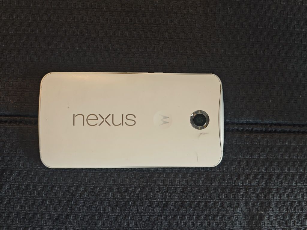 Smartfon Nexus 6 biały