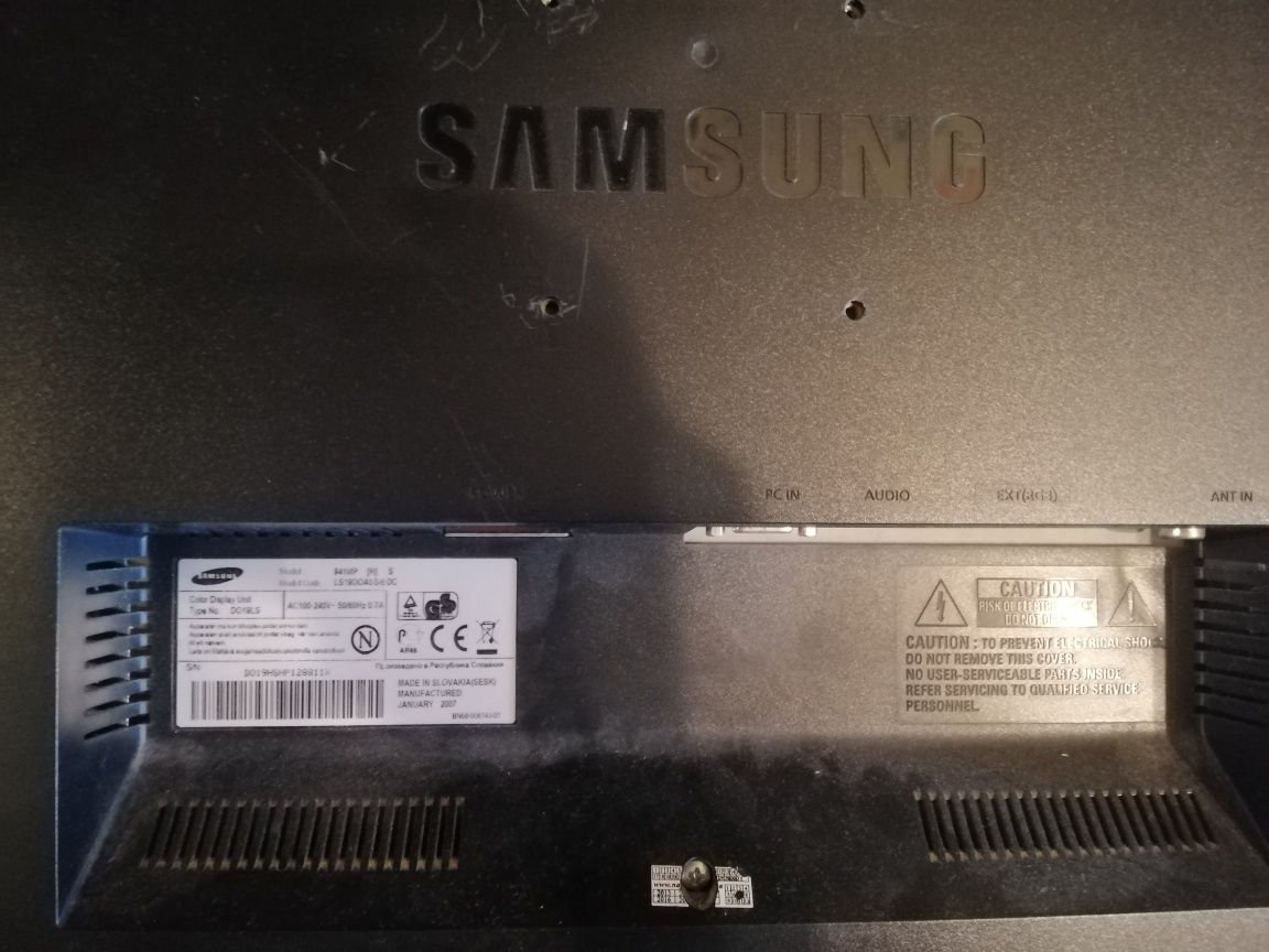 Квадратный монитор ЖК Samsung SyncMaster 941 mp