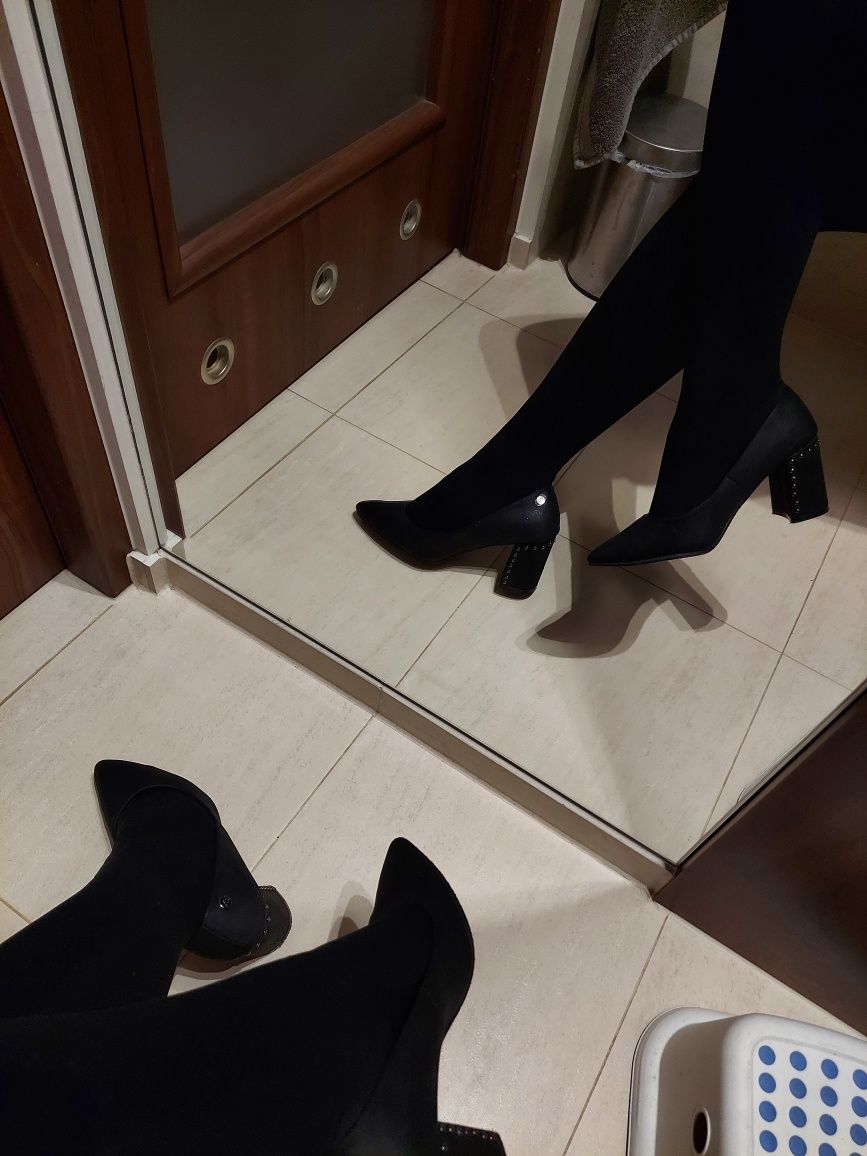 Buty czarne ze srebrnym połyskiem 36
