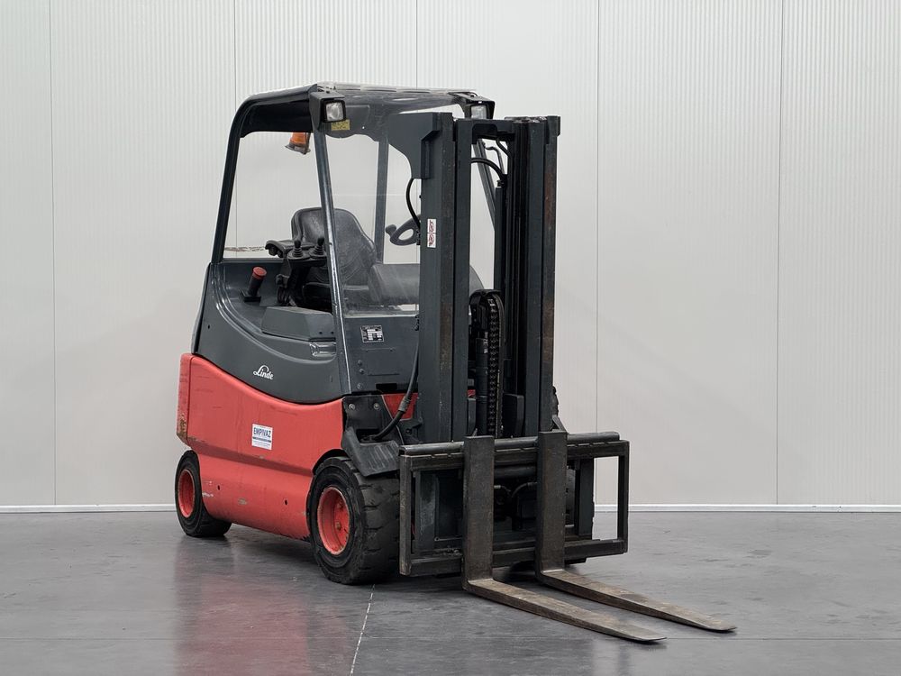 Empilhador Linde 3000Kg - Elétrico