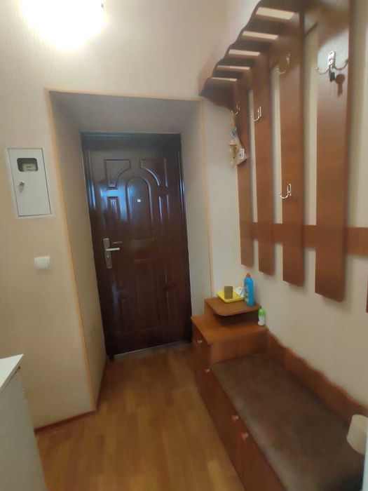 Продам комнату (гостинку) с балконом метро Масельского