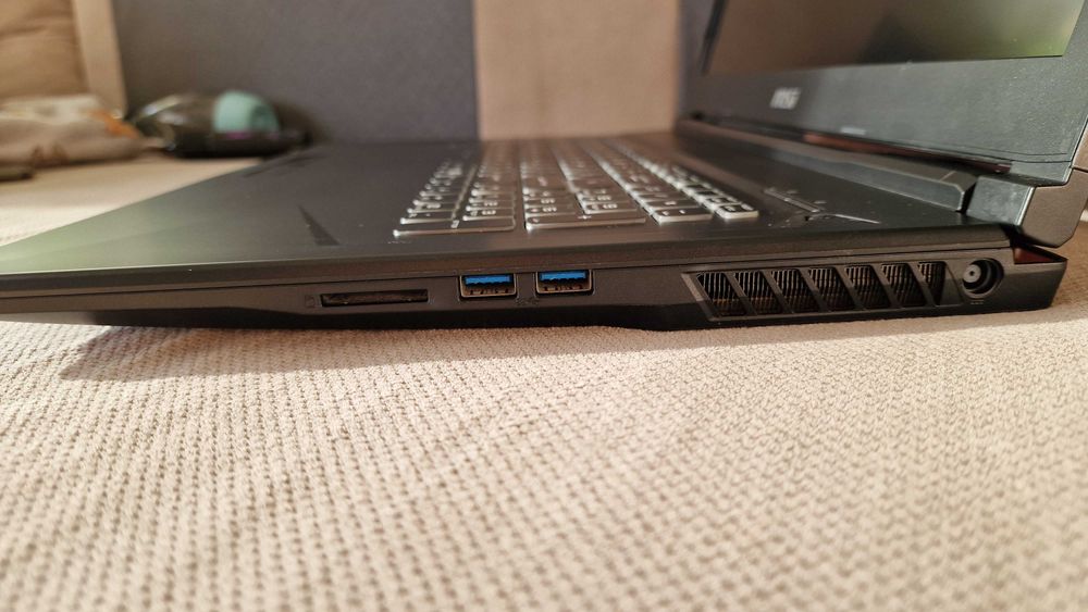 Laptop gamingowy MSI GP73 Leopard 8RE
