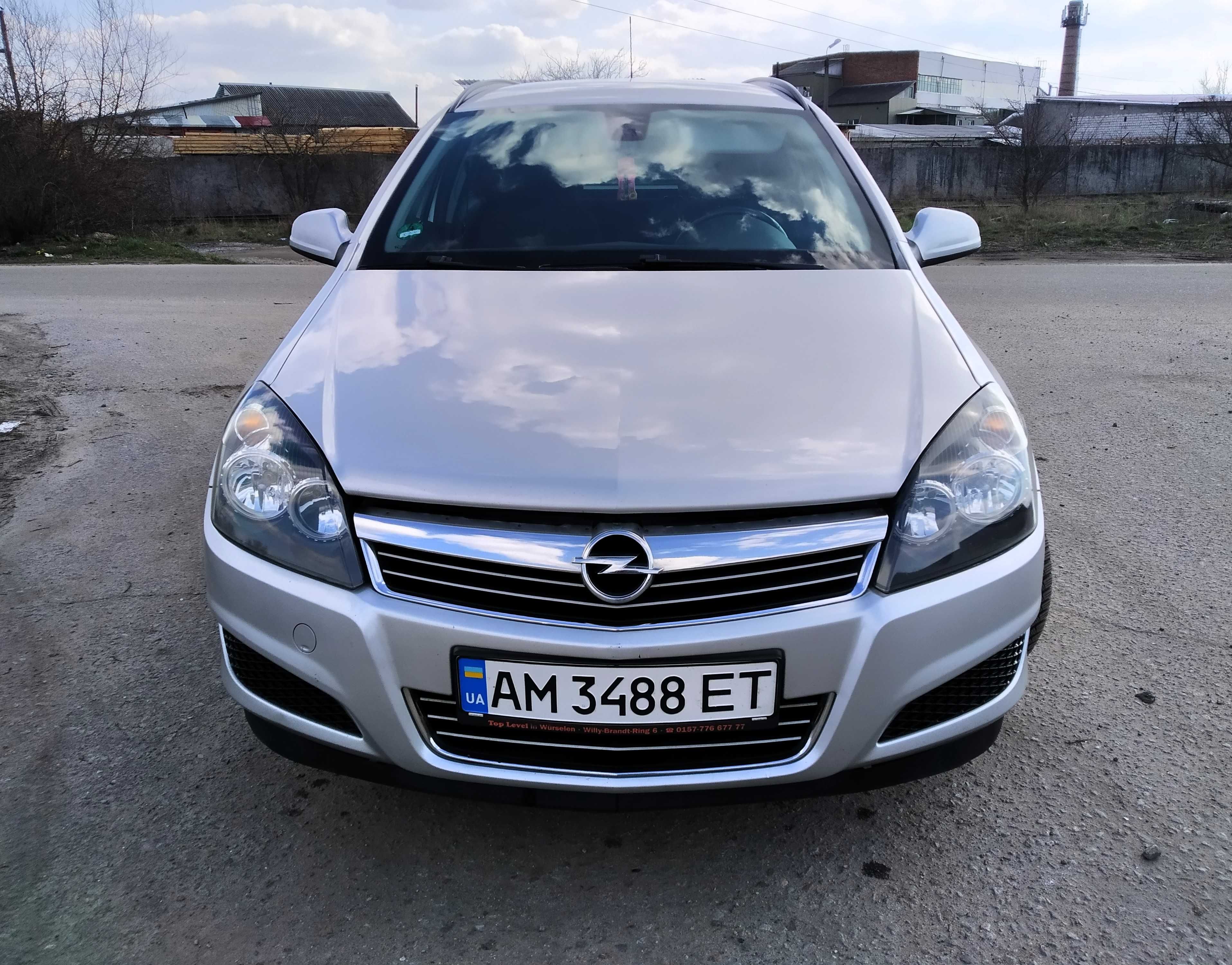 Opel Astra Н  2010 рік