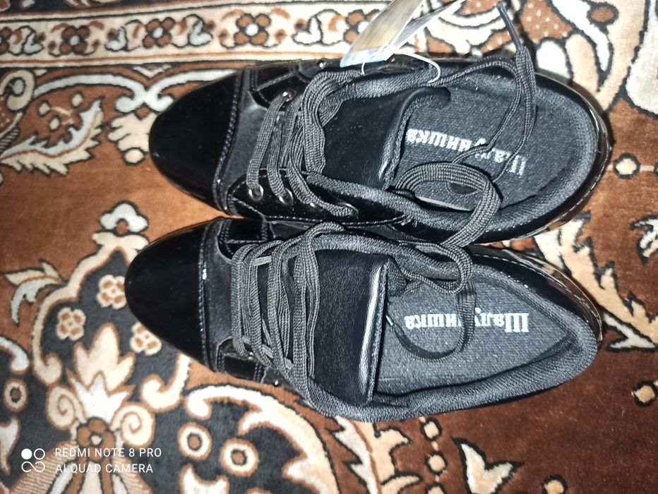 Продам нове взуття для дівчинки 35р.