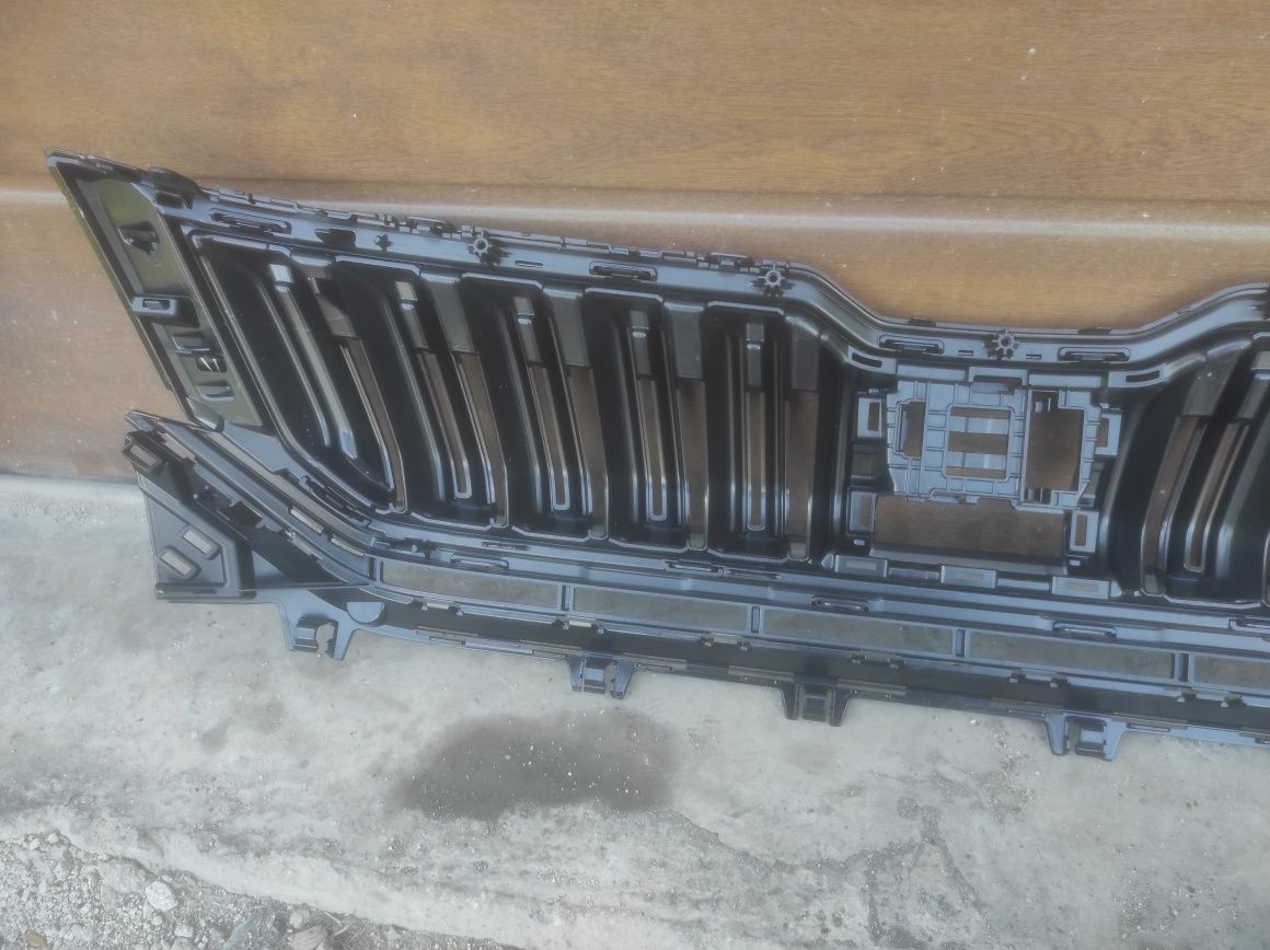 Grill,atrapa skoda kodiaq Laurin&Klement