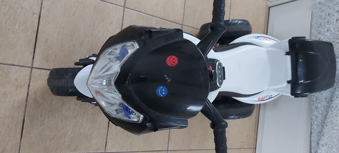 Motorek na akumulator