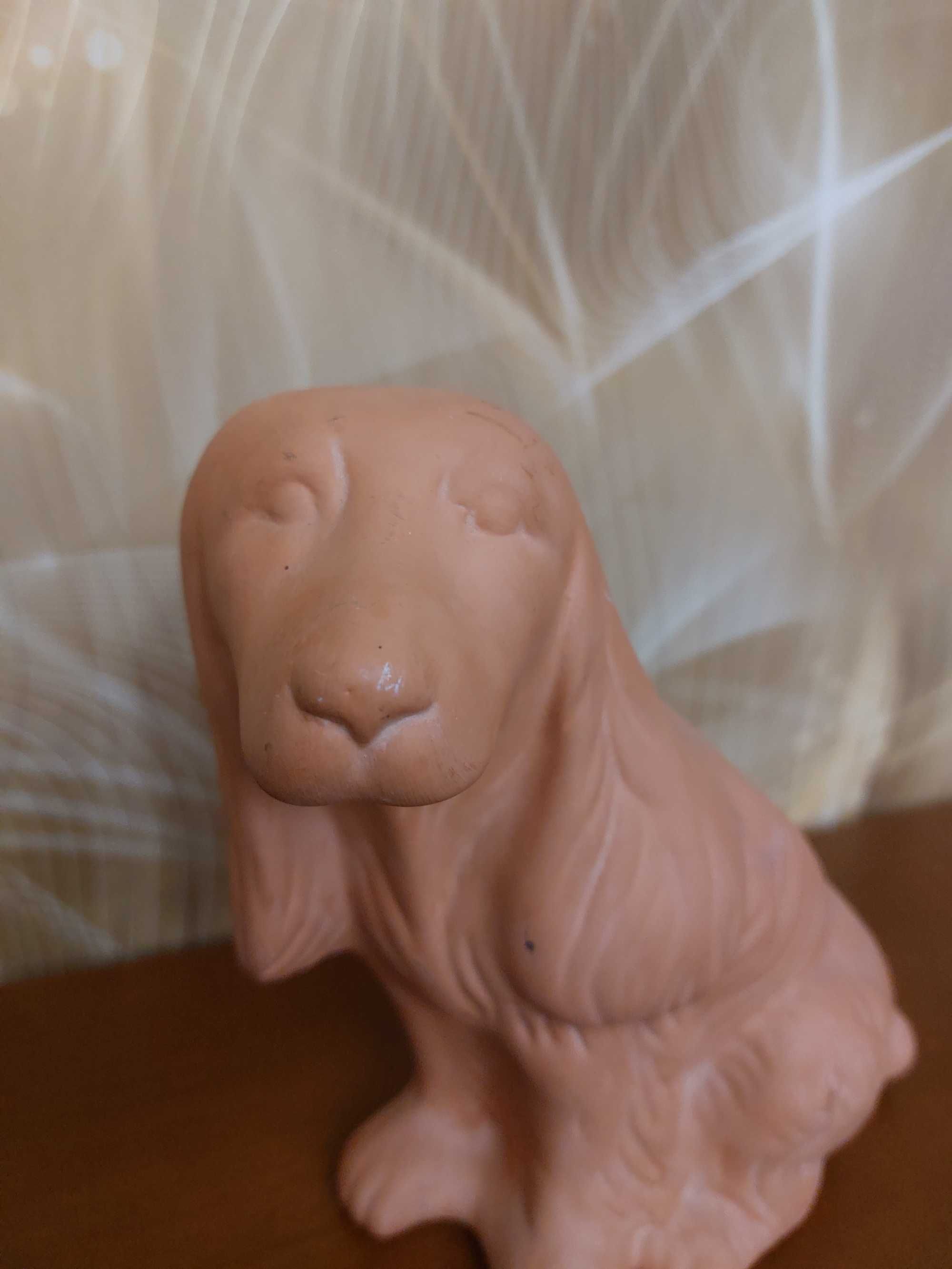 Gipsowa figurka do ogrodu cocker spaniel