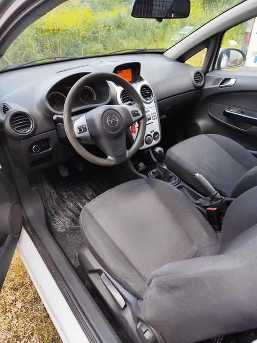 Opel corsa D 1.3 cdti 11/2013