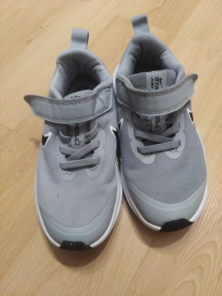 Buty wiosenne Nike 27,5