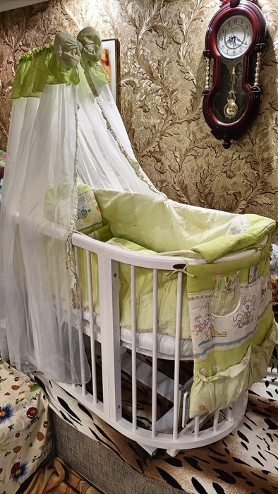 Продам овальную кроватку OVALBED трансформер со всей комплектацией.о