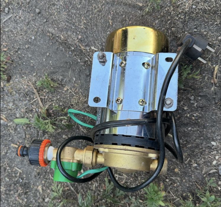 Продам поверхностный электронасос выхревой 15wbx-12