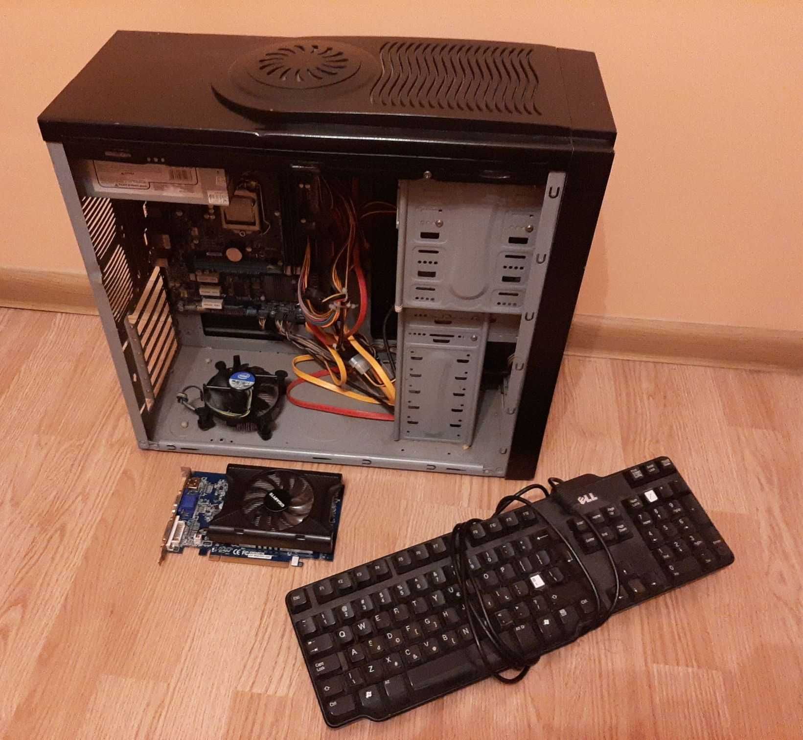 Komputer stacjonarny + obudowa + i3/Radeon HD 5570/8gb DDR3/ DVDRW