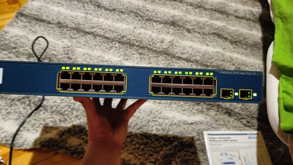 Cisco Catalyst 3560 PoE 24 ,( Коммутатор 1Гбит/с.)