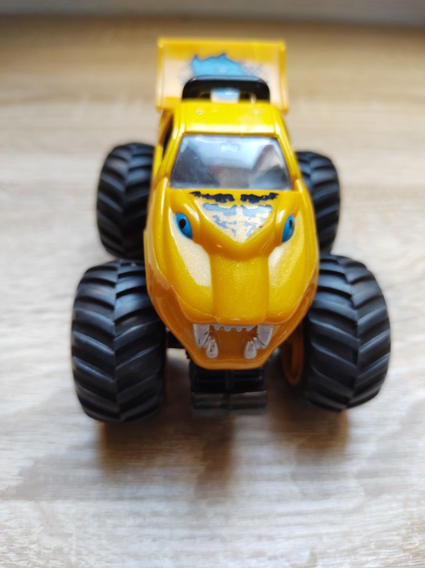 Samochodzik Monster Truck