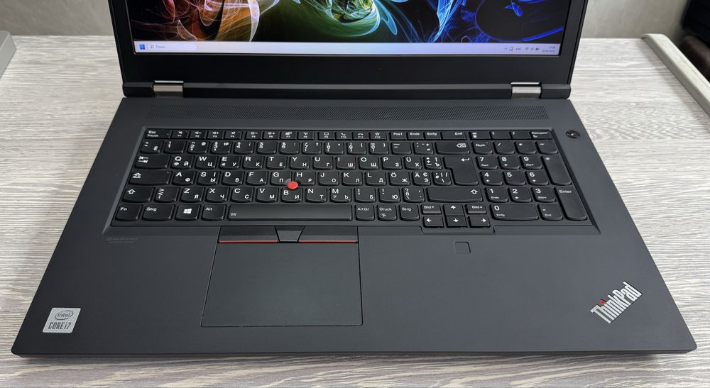 Lenovo ThinkPad 17 / i7 (10750H) / RAM 32 / RTX 3000 6 GB / SSD 512 GB