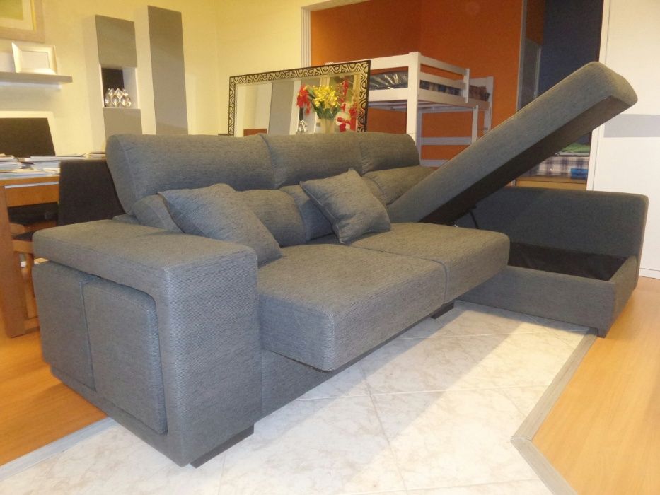 Sofa Chaiselong + Bau Elevatório NOVO - FABRICA