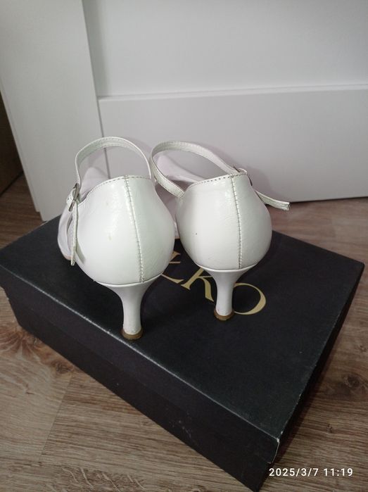 ślubne buty damskie