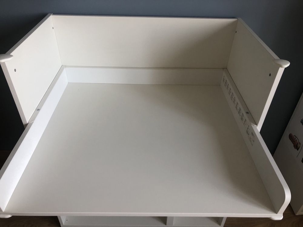 Przewijak, biurko dla przedszkolaka Ikea