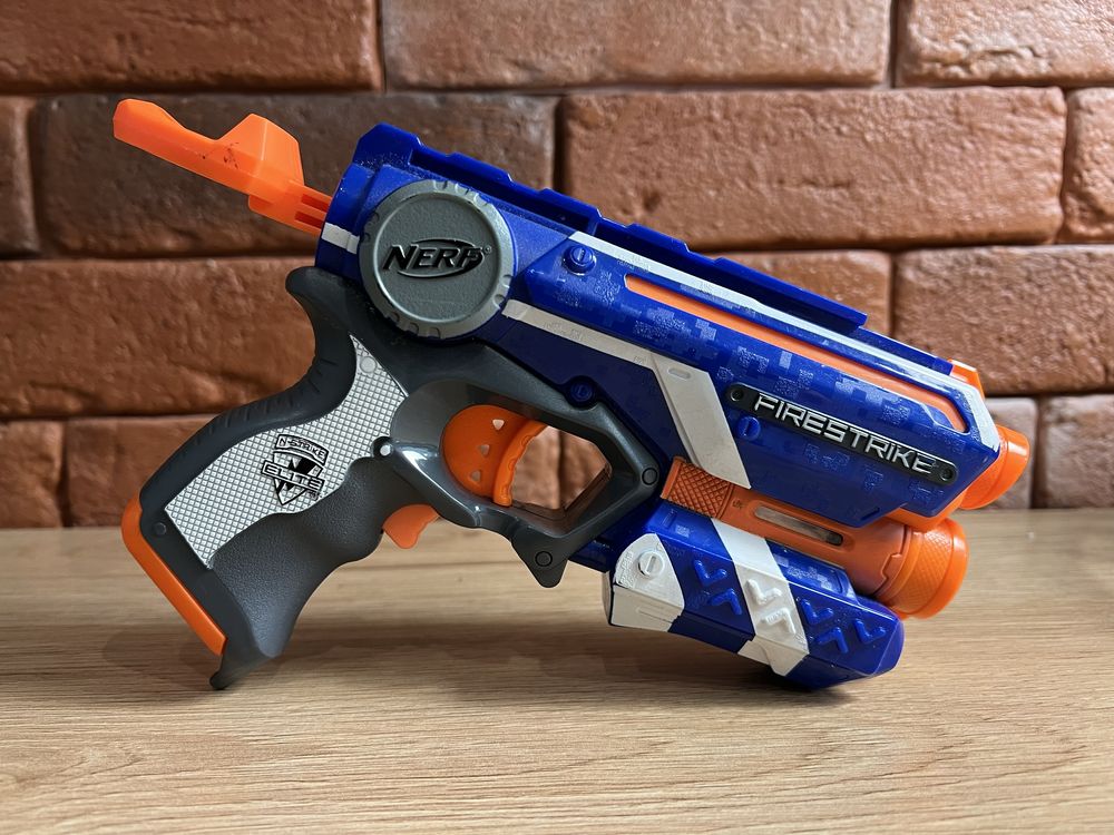 Pistolet pneumatyczny NERF model FIRESTRIKE