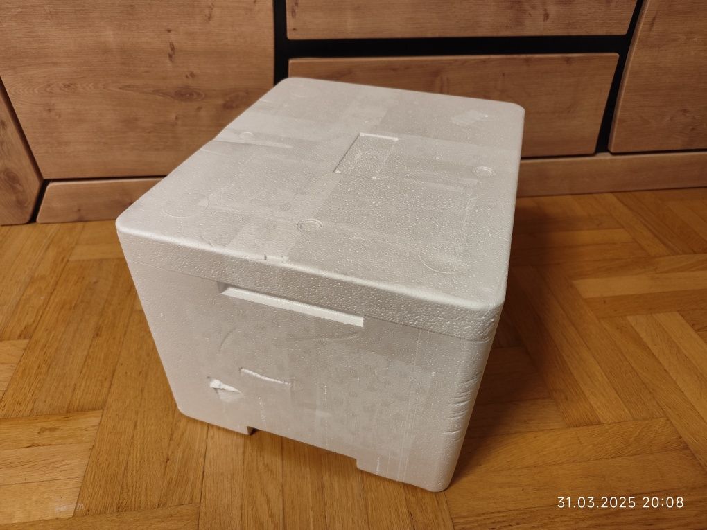 Styrobox pojemnik styropianowy izotermiczny 39,5x33,5x28cm + 4 wkłady
