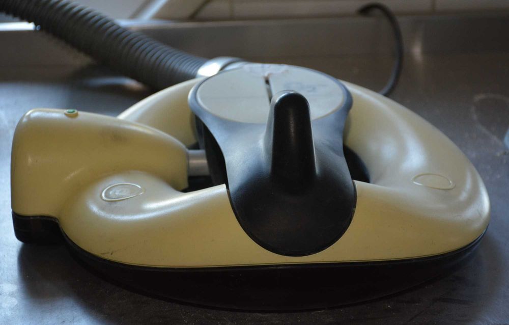 Equipamento de laboratório em boas condições