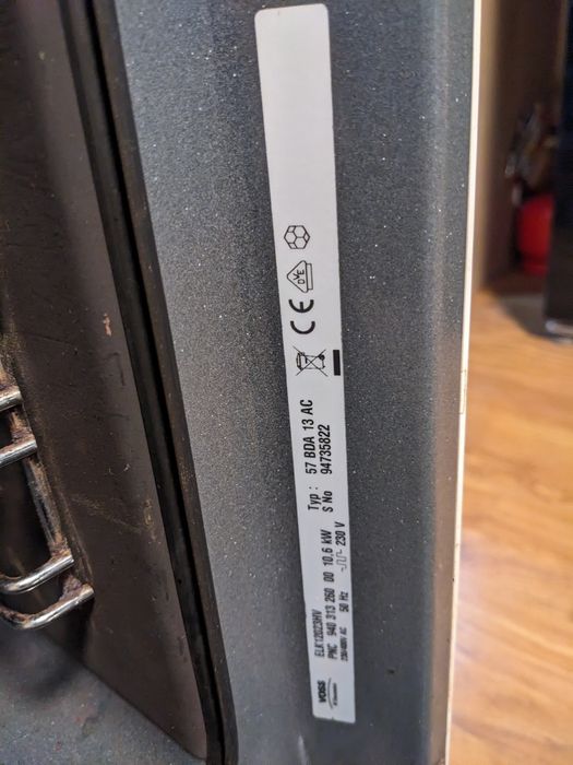 Електроплита з духовку Electrolux