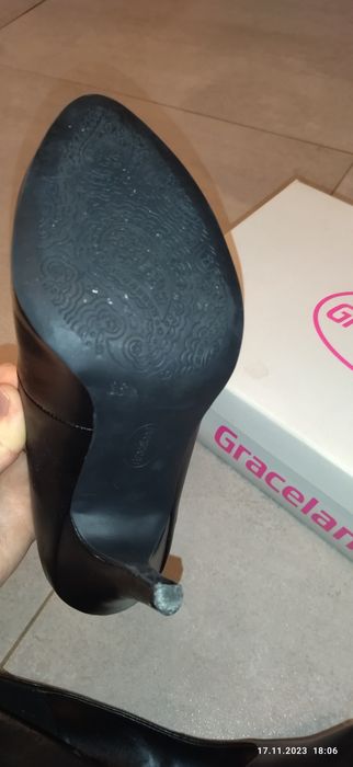 Szpilki czarne jak nowe roz 36 stan idealny Deichmann