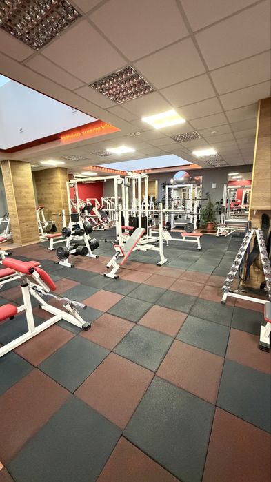 Продаю действующий фитнес клуб (арендное помещение)