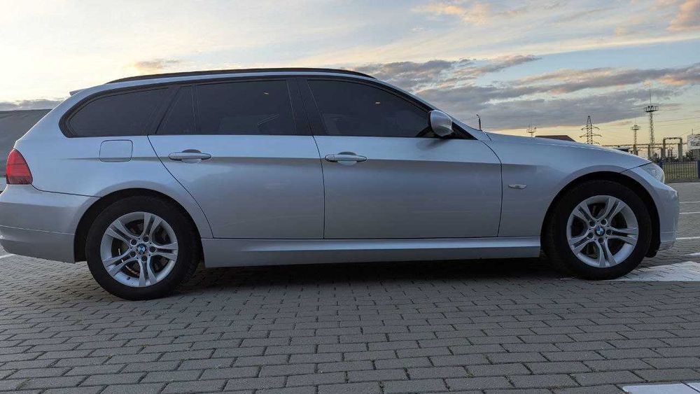 Продам  BMW 320i