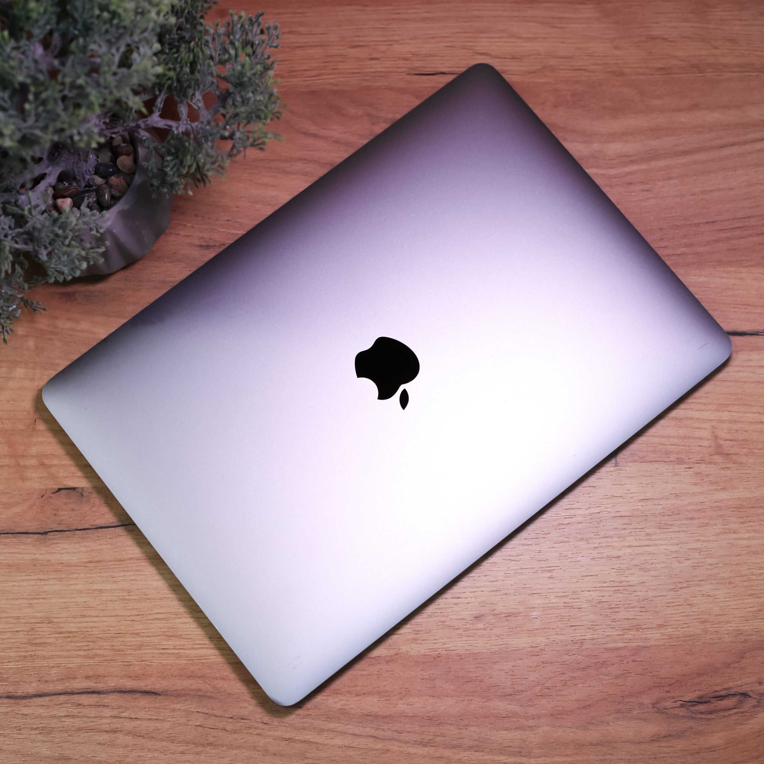 MacBook Pro 2020 M1 (13-inch) 8/256Gb Space Gray (147 Циклов)/Гарантия