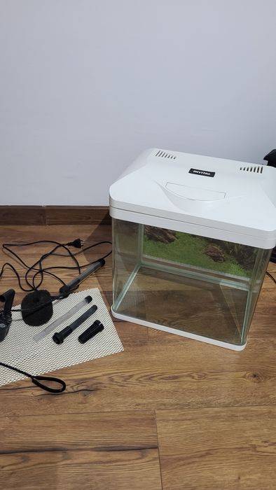 Akwarium z zaokrąglonymi narożnikami (zestwaw)