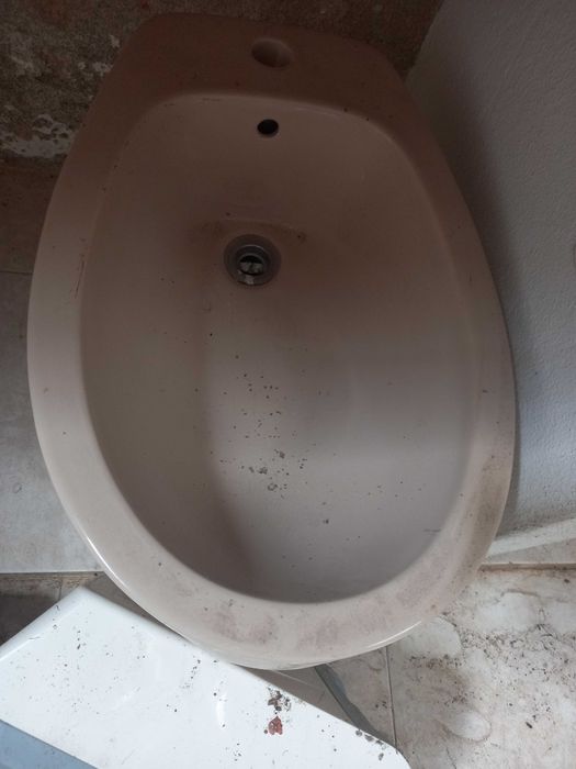 Vendo artigos antigos wc Bide Lavatorio e dispensadores de papel