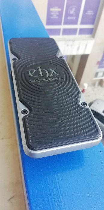 Pedal Electro-Harmonix Crying Bass