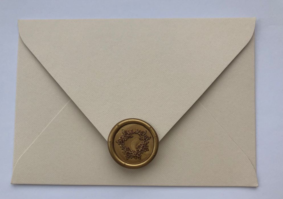 Конверт з картону з сургучем