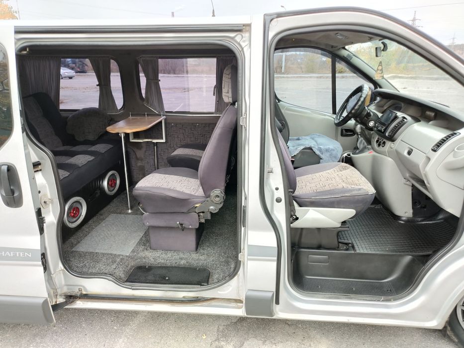 Renault Trafic LONG 1,9 пассажир 7+1
