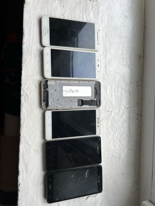 Продам шесть телефонов на запчасти что с ними не знаю