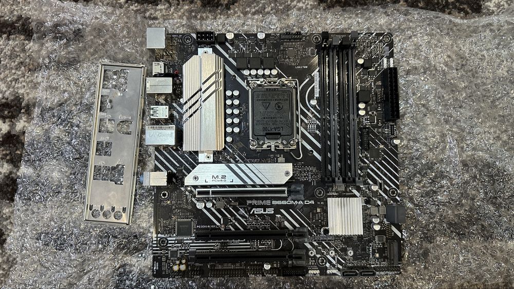 Продам материнську плату ASUS PRIME B660M-A D4