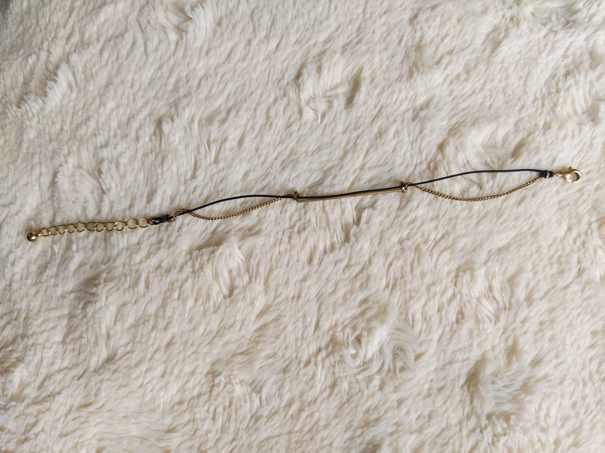 Minimalistyczna bransoletka SIX złoty łańcuszek i czarny sznureczek