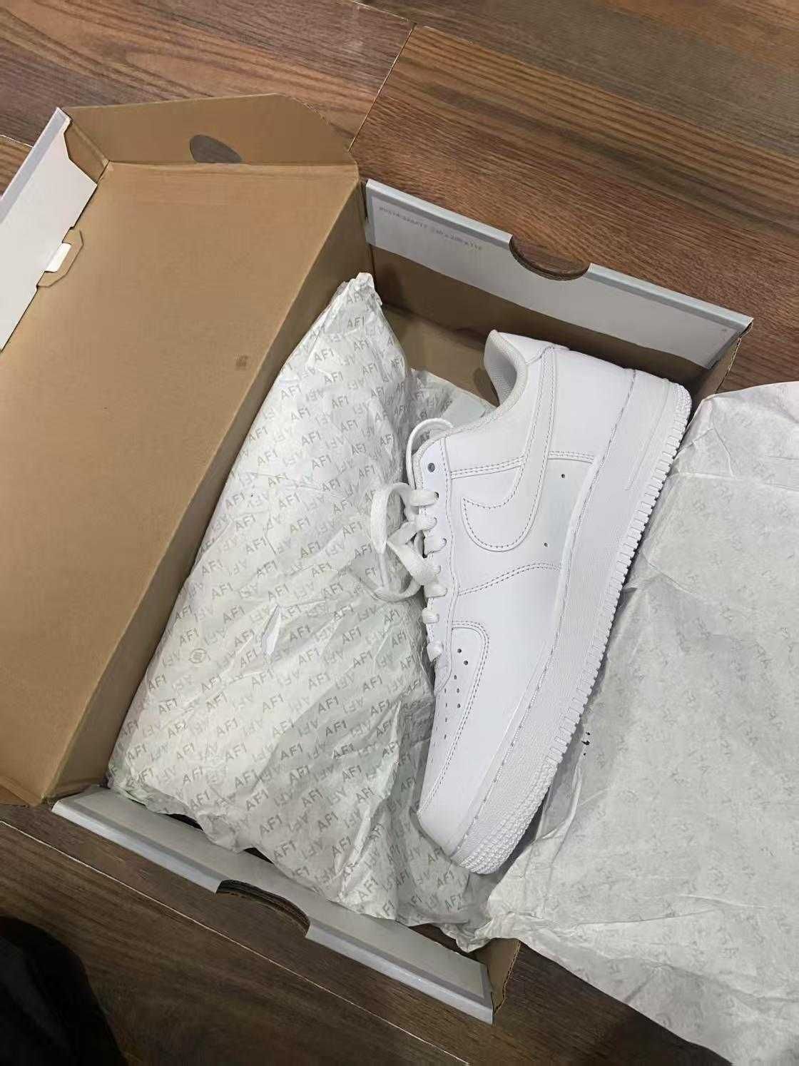 Nowy Nike Air Force 1 Low '07 White EU.41