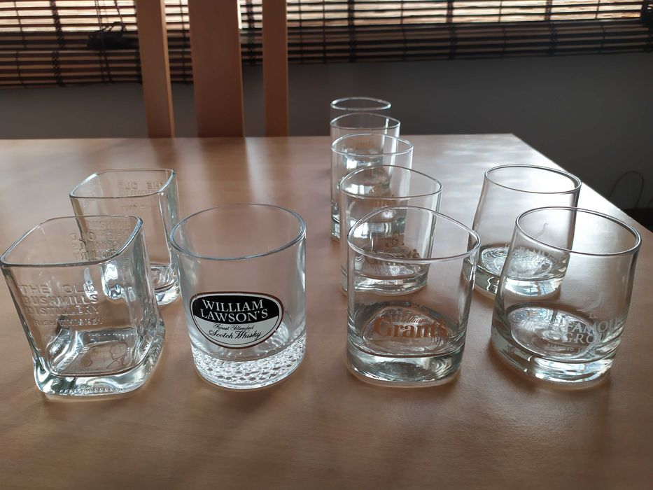 Copos de whisky, canecas e pratos para bolos / sobremesas e outros