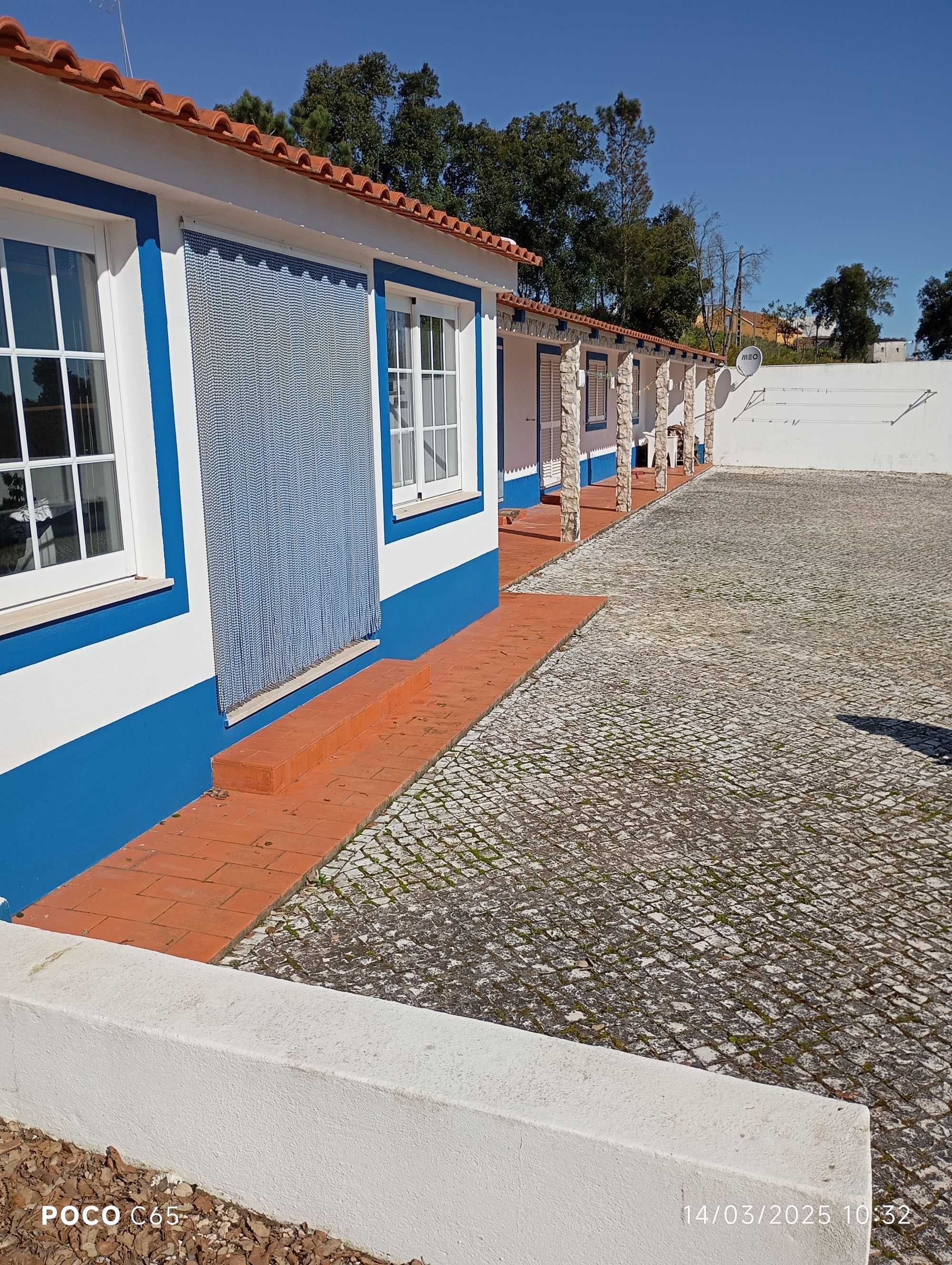 Quinta em sitio idílico e soalheiro. Grande terreno agrícola e rural.