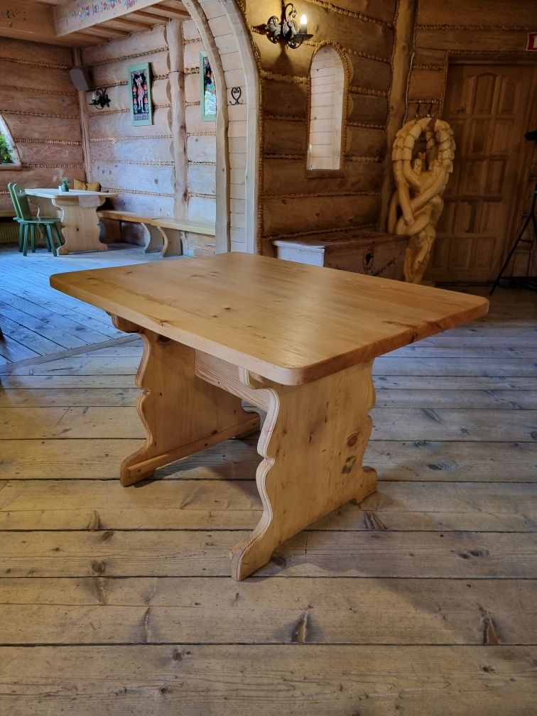 Stół solidny drewniany