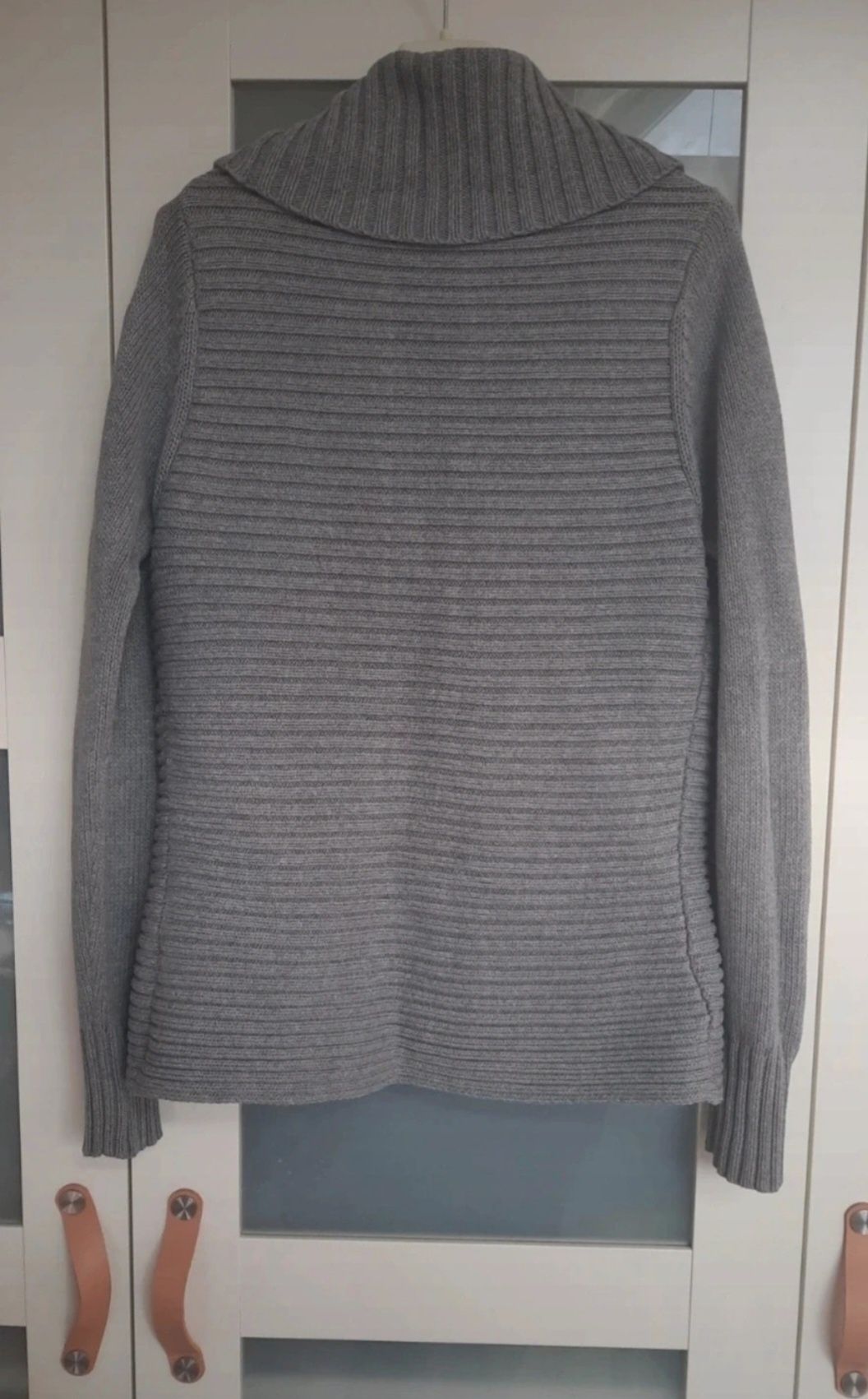 Szary sweter Marks & Spencer